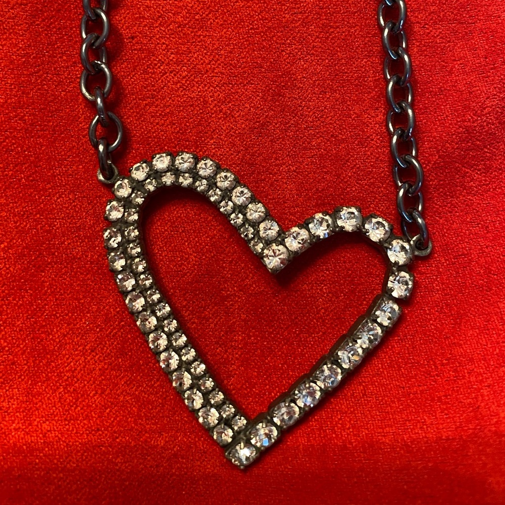 Sabika Forward Thinking Heart Necklace